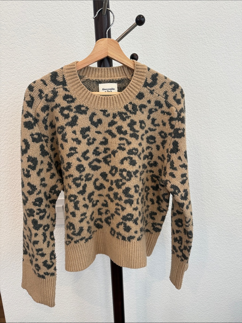 Abercrombie & Fitch Tan and Dark Gray Leopard Crewneck Sweater